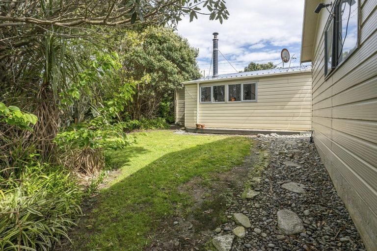 Photo of property in 22 Domett Esplanade, Cobden, Greymouth, 7802