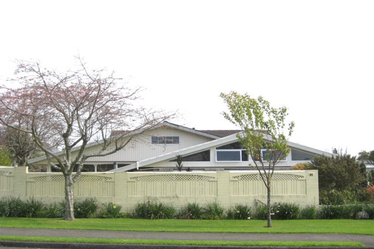 Photo of property in 15 Hutchins Street, Waitara, 4320