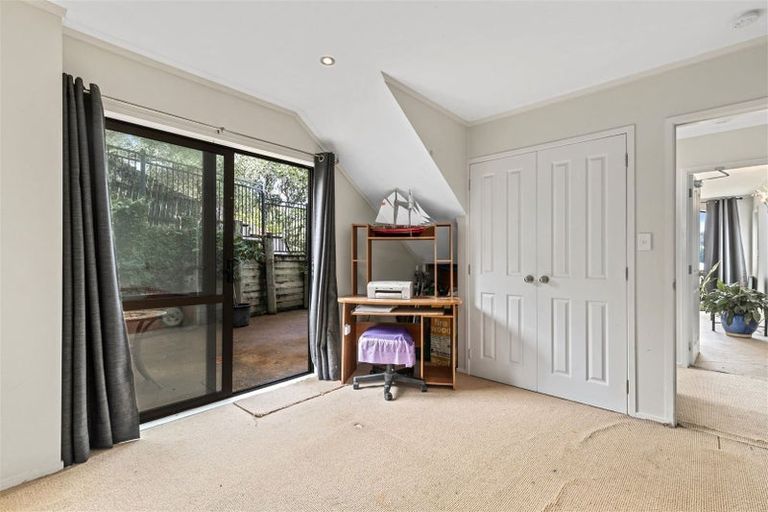 Photo of property in 27 Hale Crescent, Bayview, Auckland, 0629