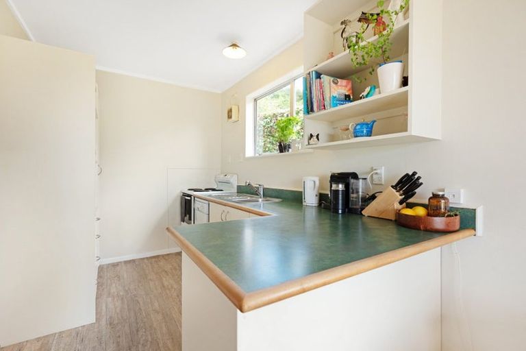 Photo of property in 3 Oldham Way, Crofton Downs, Wellington, 6035