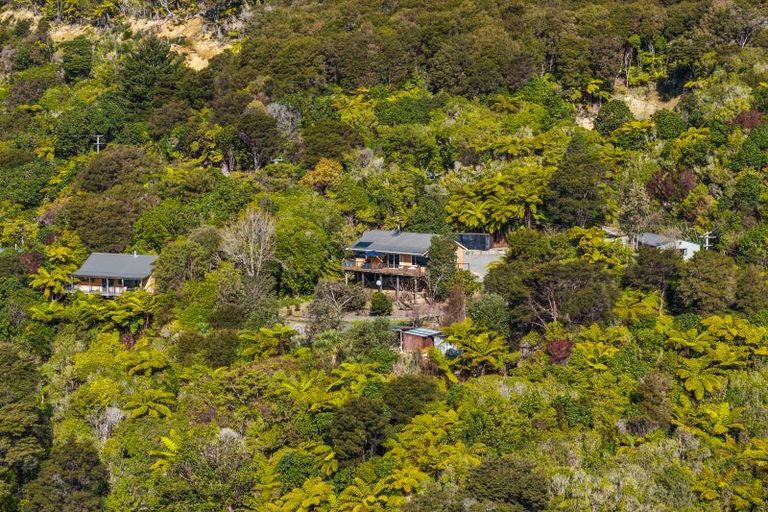 Photo of property in 674 Moetapu Bay Road, Moetapu Bay, Picton, 7282