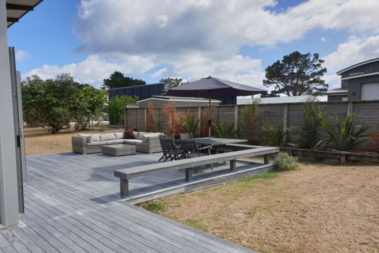 Photo of property in 146 Sands Crescent, Matarangi, Whitianga, 3592