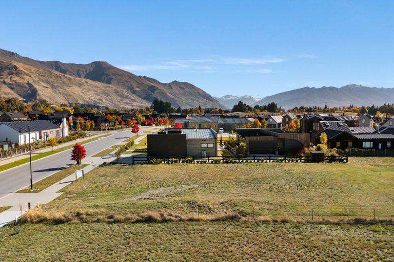 Photo of property in 23 Deans Drive, Wanaka, 9305