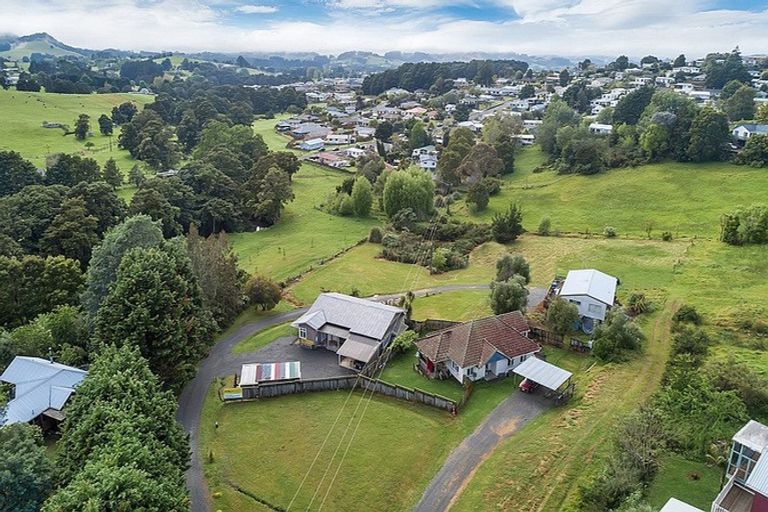 Photo of property in 114 Alcoba Street, Te Kamo, Kamo, 0112