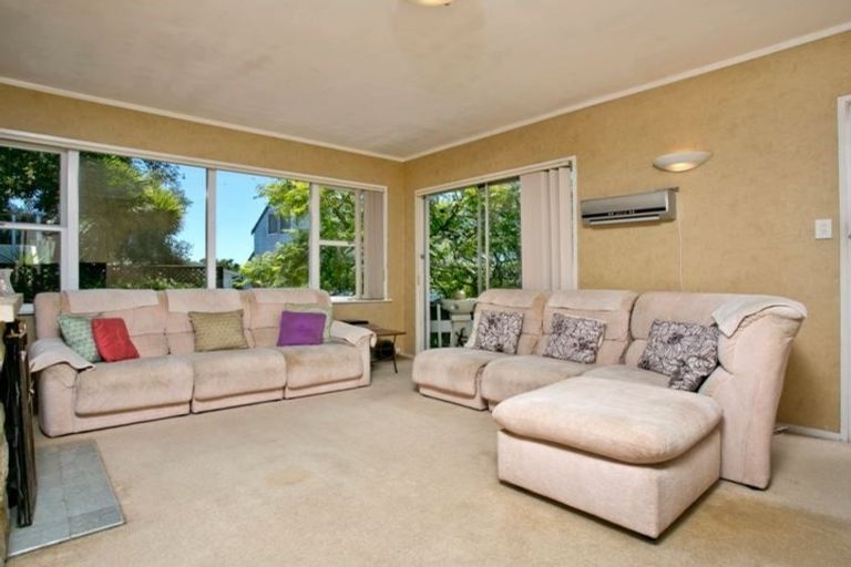 Photo of property in 36 Woodside Avenue, Northcote, Auckland, 0627