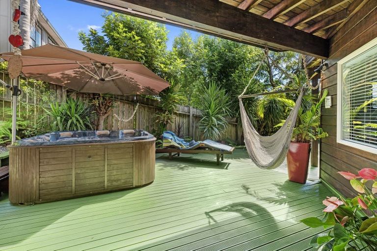 Photo of property in 2/13 Arran Road, Browns Bay, Auckland, 0630