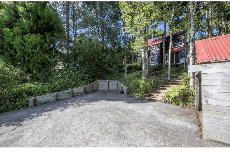 Photo of property in 125 Laingholm Drive, Laingholm, Auckland, 0604