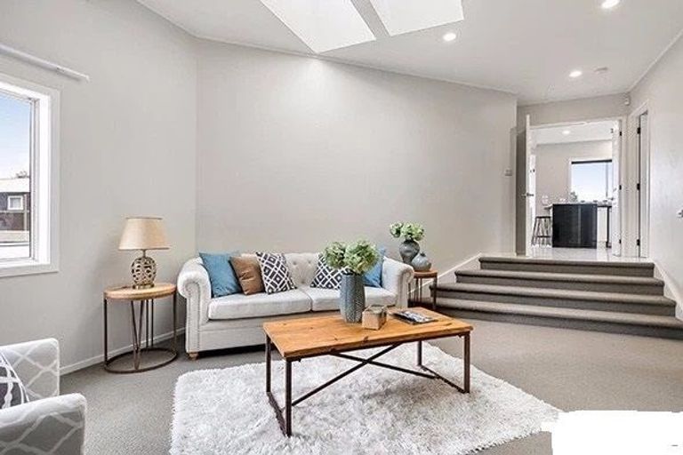 Photo of property in 1/3 Prospect Terrace, Milford, Auckland, 0620