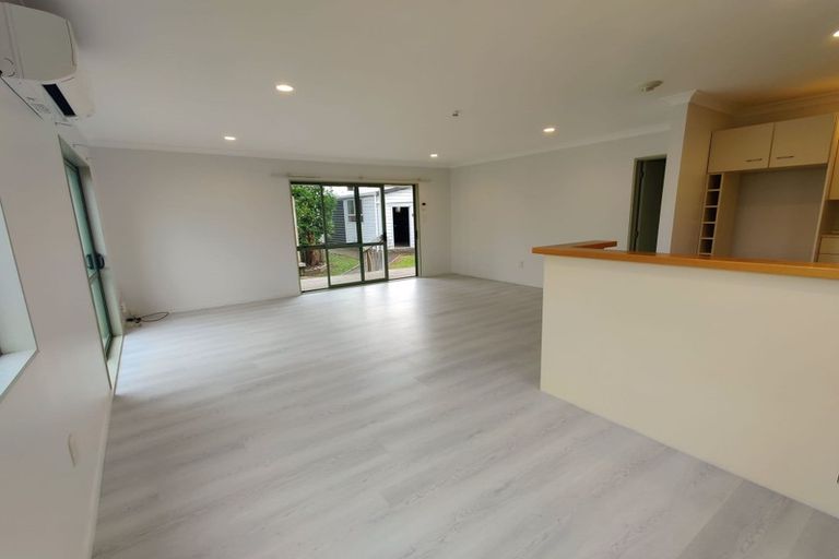 Photo of property in 50a Longburn Road, Henderson, Auckland, 0610