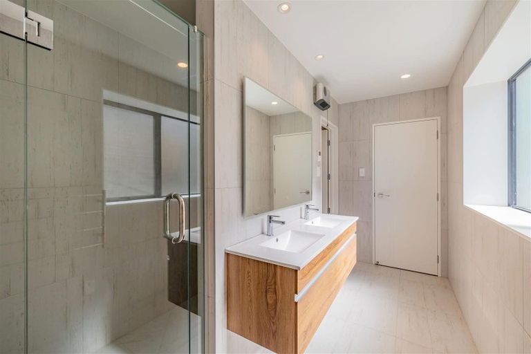 Photo of property in 4 Resolution Drive, Gulf Harbour, Whangaparaoa, 0930