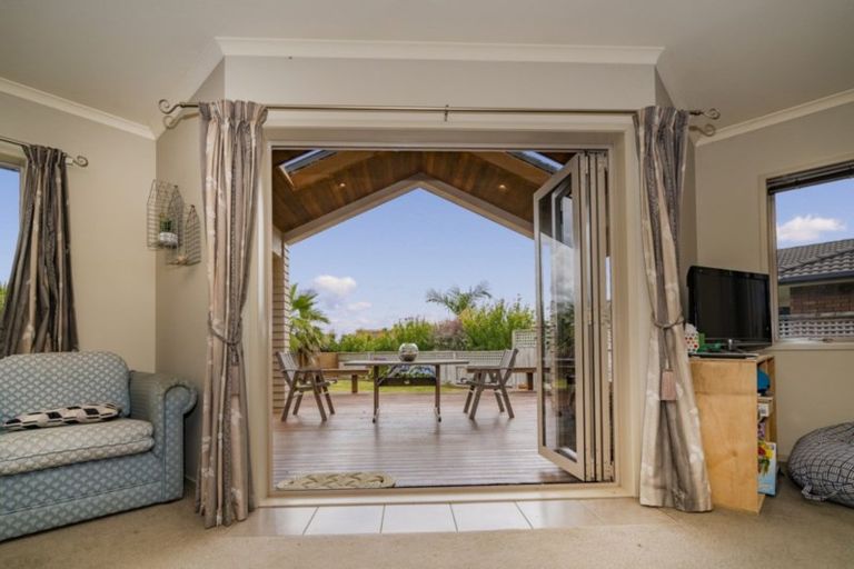 Photo of property in 9 Waitotara Way, Whitianga, 3510