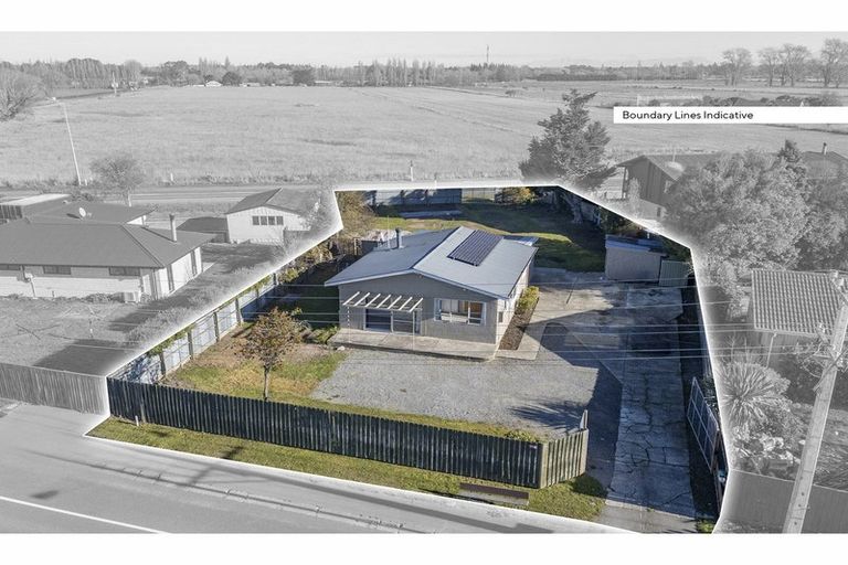 Photo of property in 5 Main North Road, Woodend, 7610