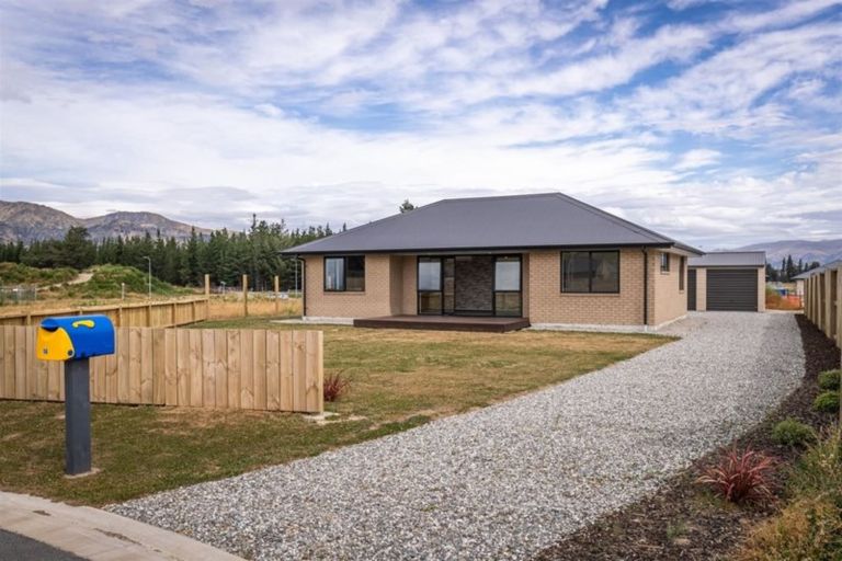 Photo of property in 14 Teal Place, Lake Hawea, Wanaka, 9382