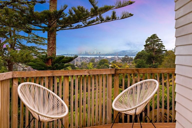 Photo of property in 317 Don Buck Road, Massey, Auckland, 0614