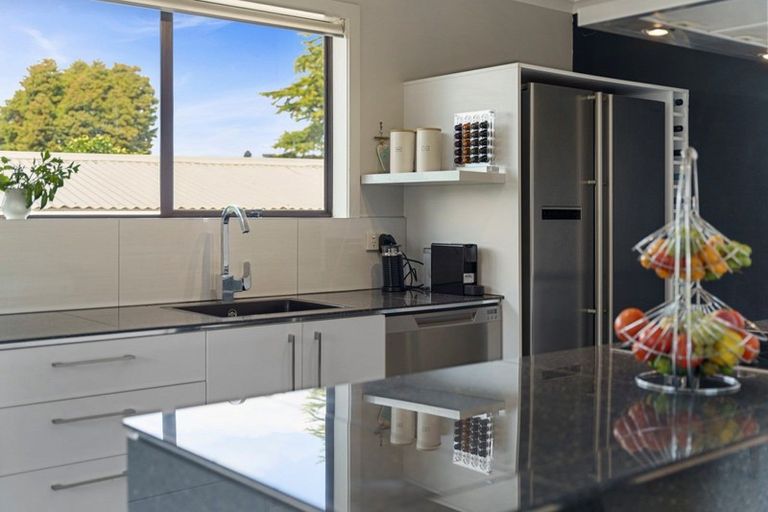 Photo of property in 381 Welcome Bay Road, Welcome Bay, Tauranga, 3112