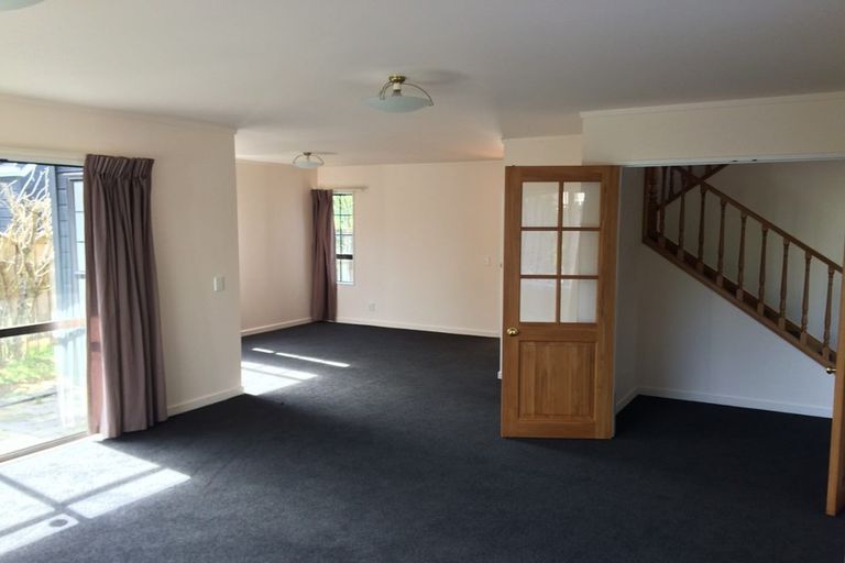 Photo of property in 6 Ellwood Place, Churton Park, Wellington, 6037
