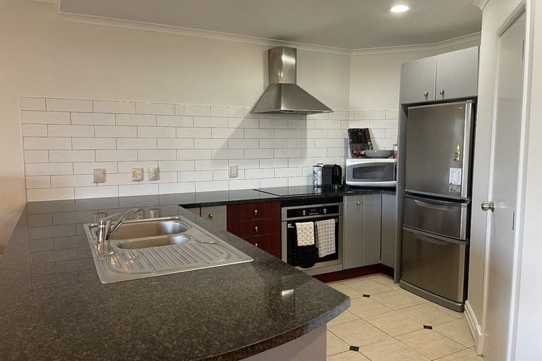 Photo of property in 2c/7-11 Bute Road, Browns Bay, Auckland, 0630