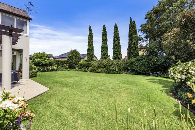 Photo of property in 10 Quedley Court, Eastern Beach, Auckland, 2012