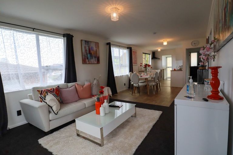 Photo of property in 2/72 Palmers Road, Clendon Park, Auckland, 2103