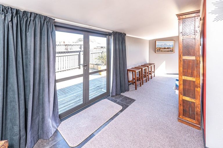 Photo of property in 64 Hinau Street, Castlecliff, Whanganui, 4501