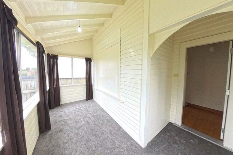 Photo of property in 4 Wood Street, Takaro, Palmerston North, 4410