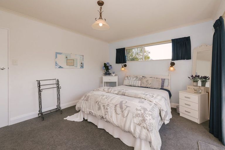 Photo of property in 9 Mana Place, Awapuni, Palmerston North, 4412