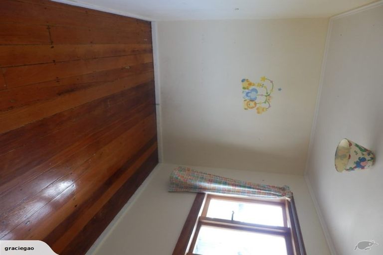 Photo of property in 1/884 East Coast Road, Northcross, Auckland, 0630