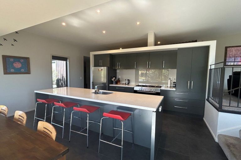 Photo of property in 1 Valley Crescent, Wanaka, 9305