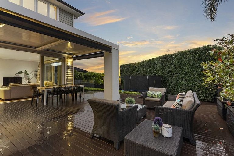 Photo of property in 8 Verley Rise, East Tamaki Heights, Auckland, 2016