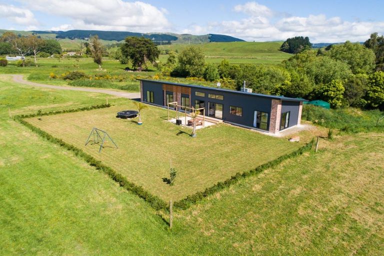 Photo of property in 41 Brinkburn Lane, Aokautere, Palmerston North, 4471