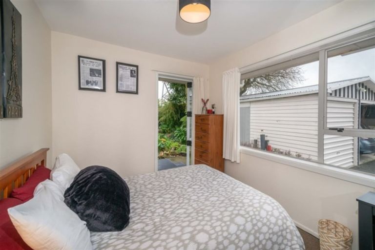Photo of property in 9 Denise Crescent, Hornby, Christchurch, 8042