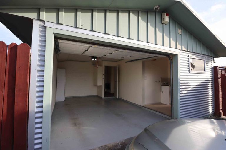 Photo of property in 2 Meadowvale Drive, Levin, 5510