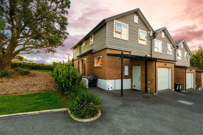 Photo of property in 12/31 Verbena Road, Birkdale, Auckland, 0626