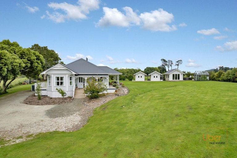 Photo of property in 113 Gibbons Road, Kaiwaka, 0573