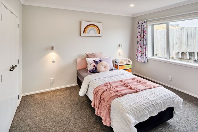 Photo of property in 107 Queen Charlotte Drive, Aotea, Porirua, 5024