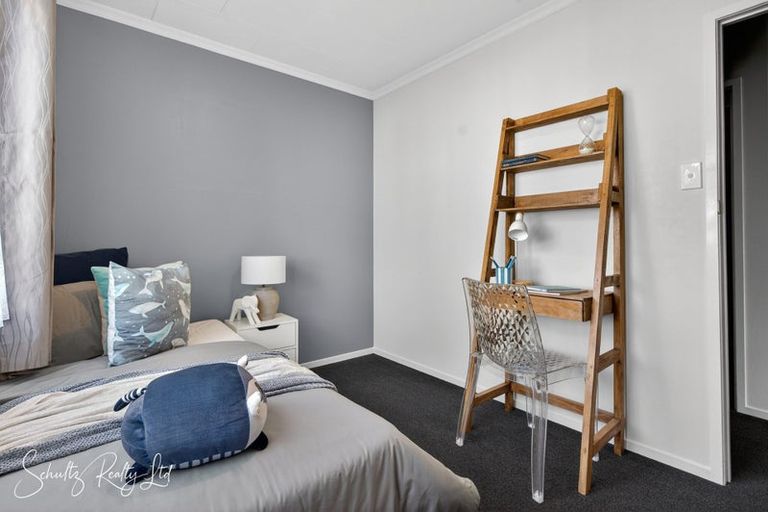 Photo of property in 27 Hurndall Street East, Maungaturoto, 0520