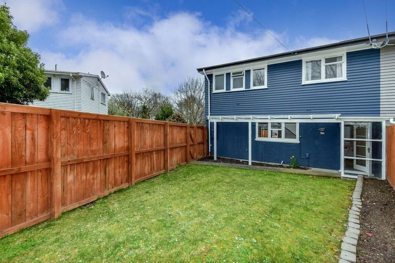 Photo of property in 33 Flay Crescent, Burnside, Christchurch, 8053