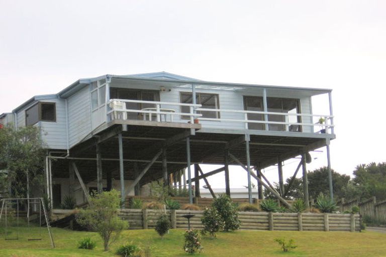 Photo of property in 37 Merehai Place, Snells Beach, 0920