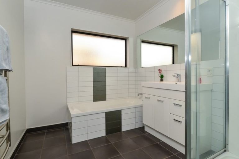 Photo of property in 52 Ashley Street, St Andrews, Hamilton, 3200