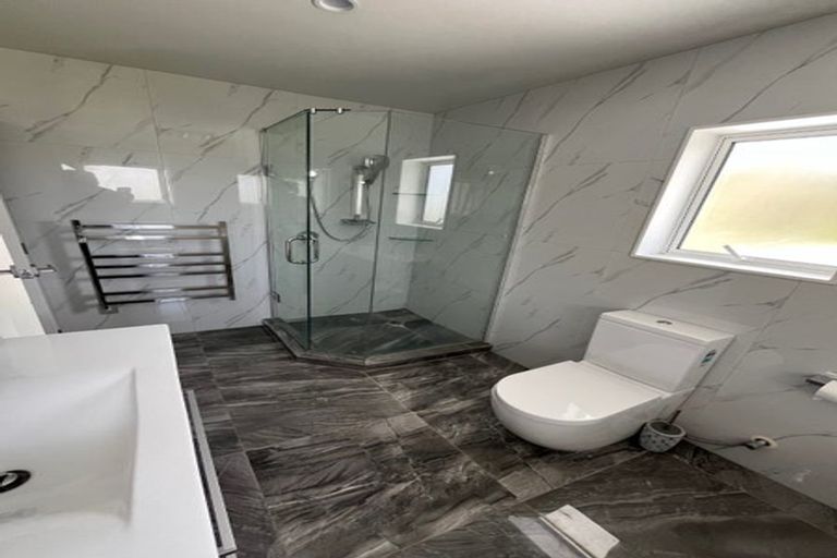 Photo of property in 12 Marae Road, Greenhithe, Auckland, 0632