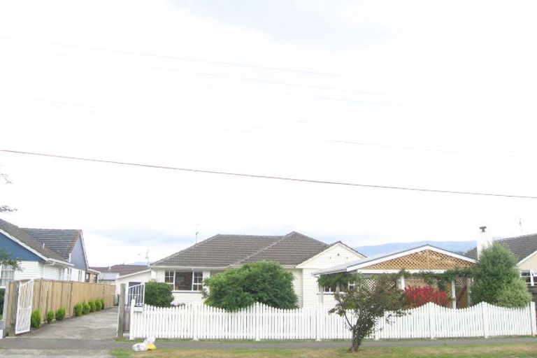 Photo of property in 13 Fraser Crescent, Elderslea, Upper Hutt, 5018