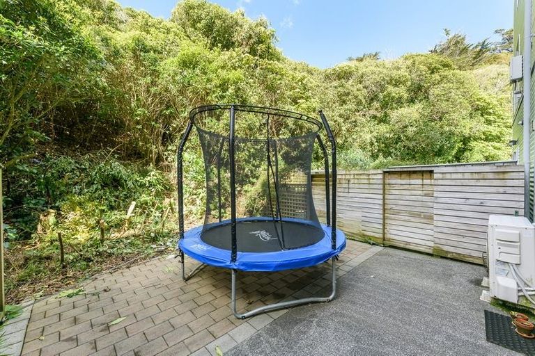 Photo of property in 10 Saddleback Grove, Karori, Wellington, 6012