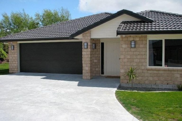 Photo of property in 12 Sophies Way, Papamoa Beach, Papamoa, 3118