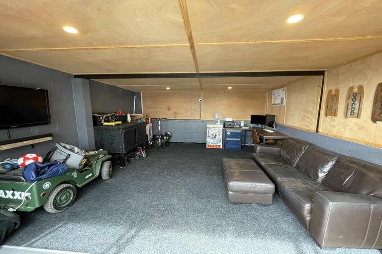 Photo of property in 17a Brightside Road, Stanmore Bay, Whangaparaoa, 0932