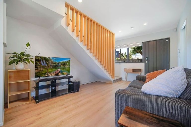 Photo of property in 15d Pipitea Place, Massey, Auckland, 0614