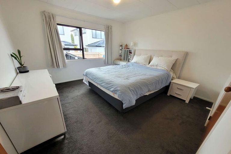 Photo of property in 1/94 Roberts Road, Te Atatu South, Auckland, 0610