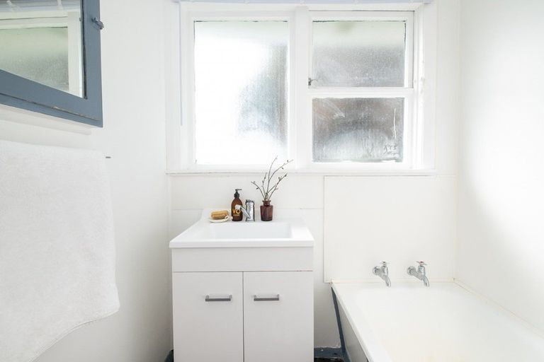 Photo of property in 34 Mason Avenue, Maraenui, Napier, 4110