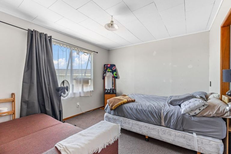 Photo of property in 60 Forest Hill Road, Henderson, Auckland, 0612