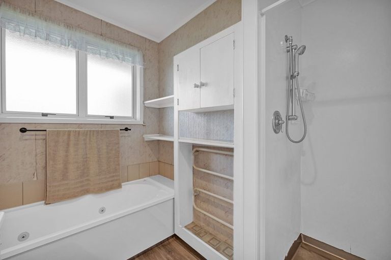 Photo of property in 6 Davidson Street, Hawera, 4610