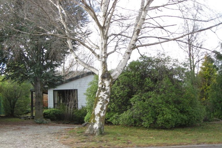 Photo of property in 20 Kowhai Drive, Wanaka, 9305